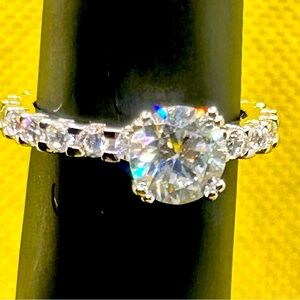 Elegant Sterling Silver MOISSANITE Ring - size 7